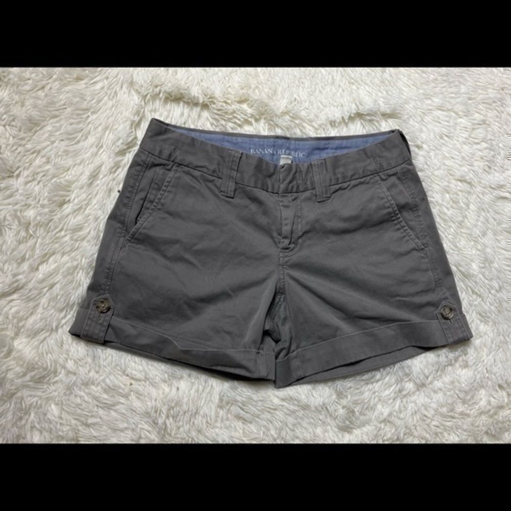 Women’s Gray Banana Republic Stretch Shorts size 4